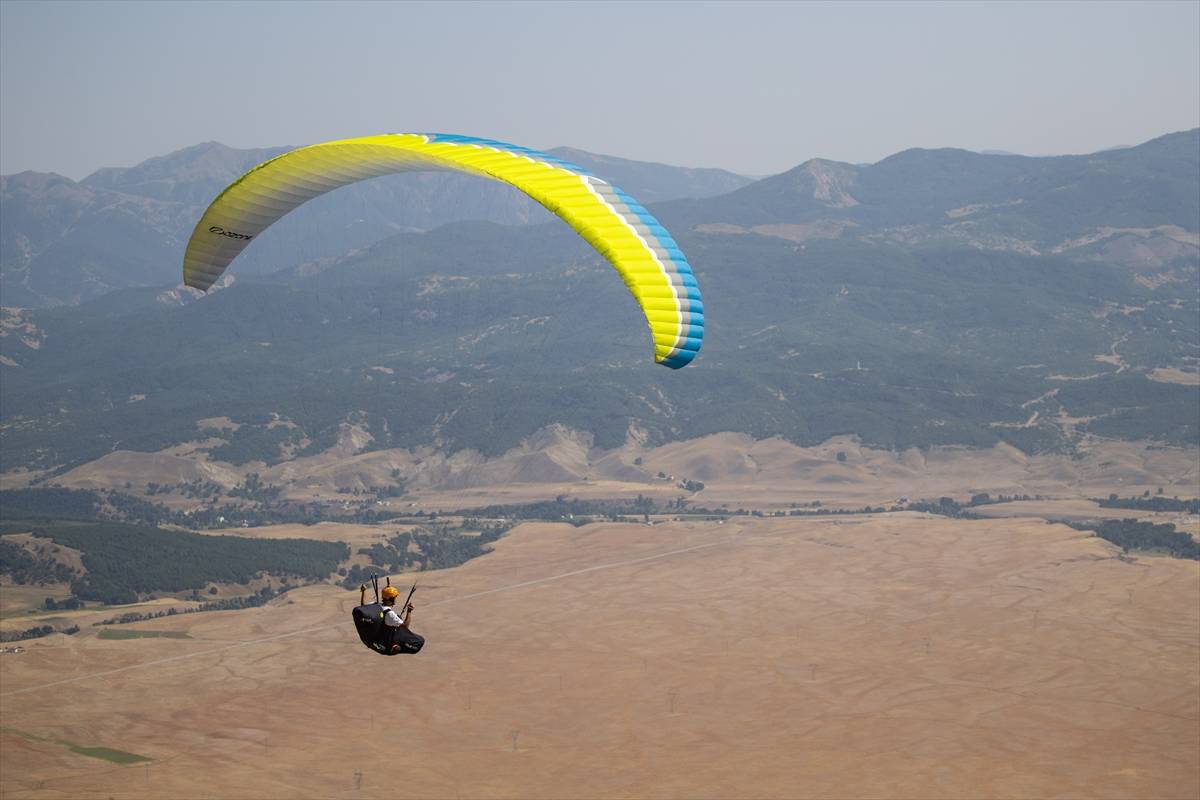 Paraşütçüler akın ediyor! Adrenalin Munzur Dağları’na taşındı