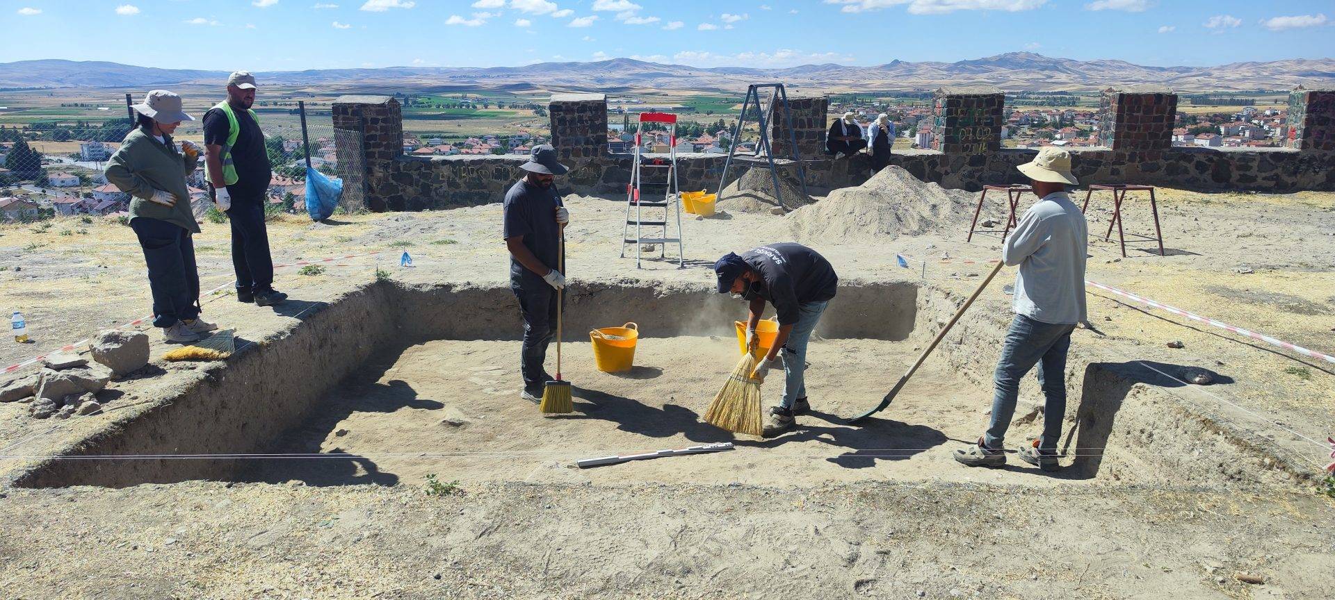 Belediye çalışmasında 5 bin yıllık keşif! Sivas’ta kazı çalışmaları başladı