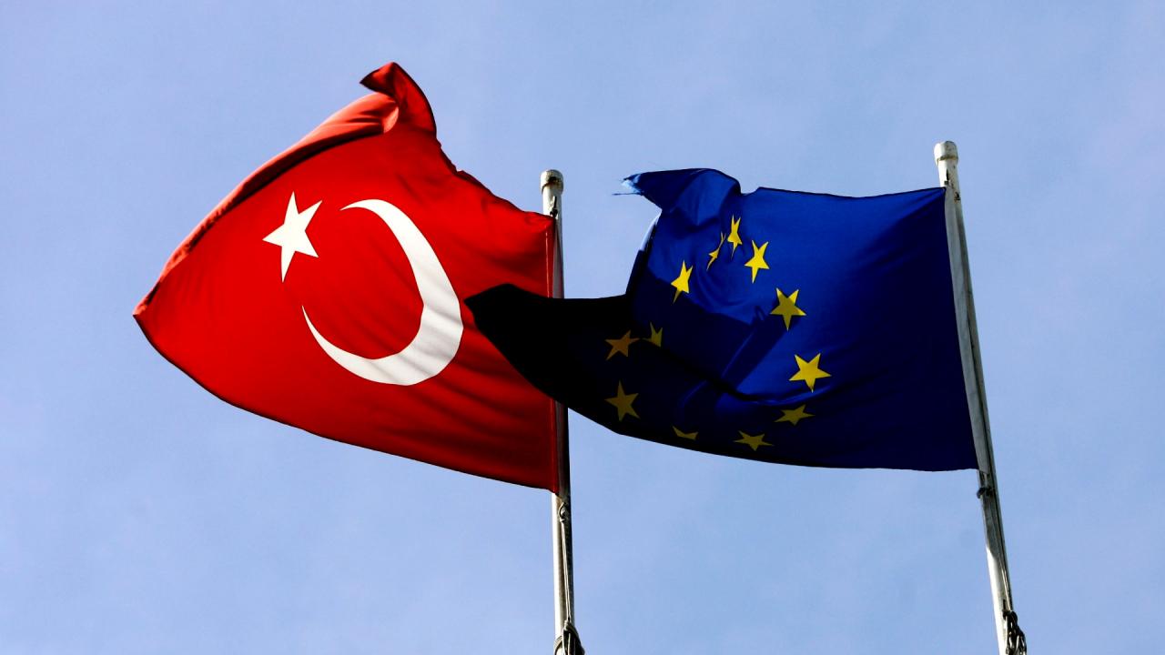 Avrupa Birliği binlerce Türk'ü sınır dışı etti: Türkiye'yi o ülkeler takip etti