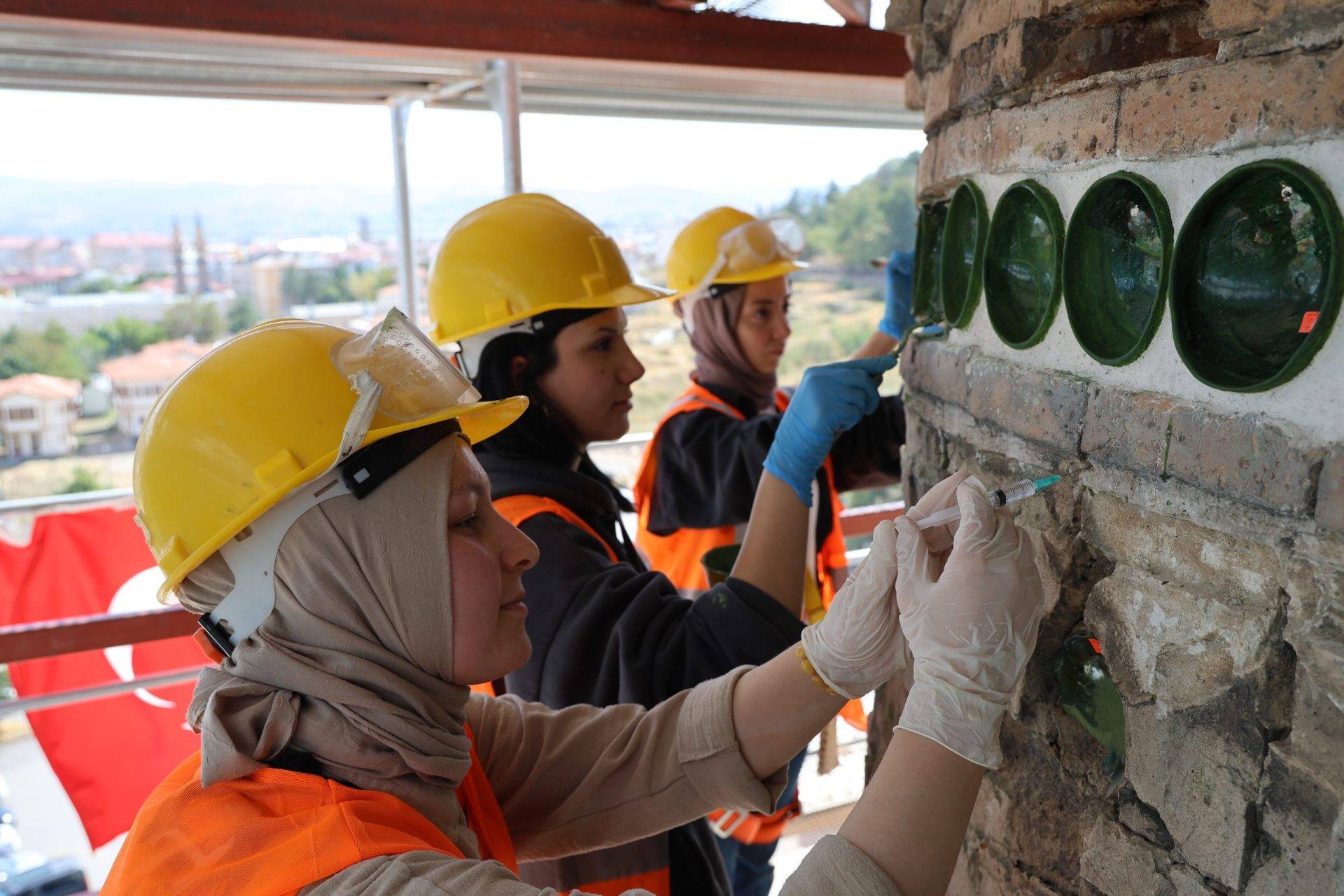 Sivas’ta eğik minareli camide bulunan çanakların sırrı çözüldü