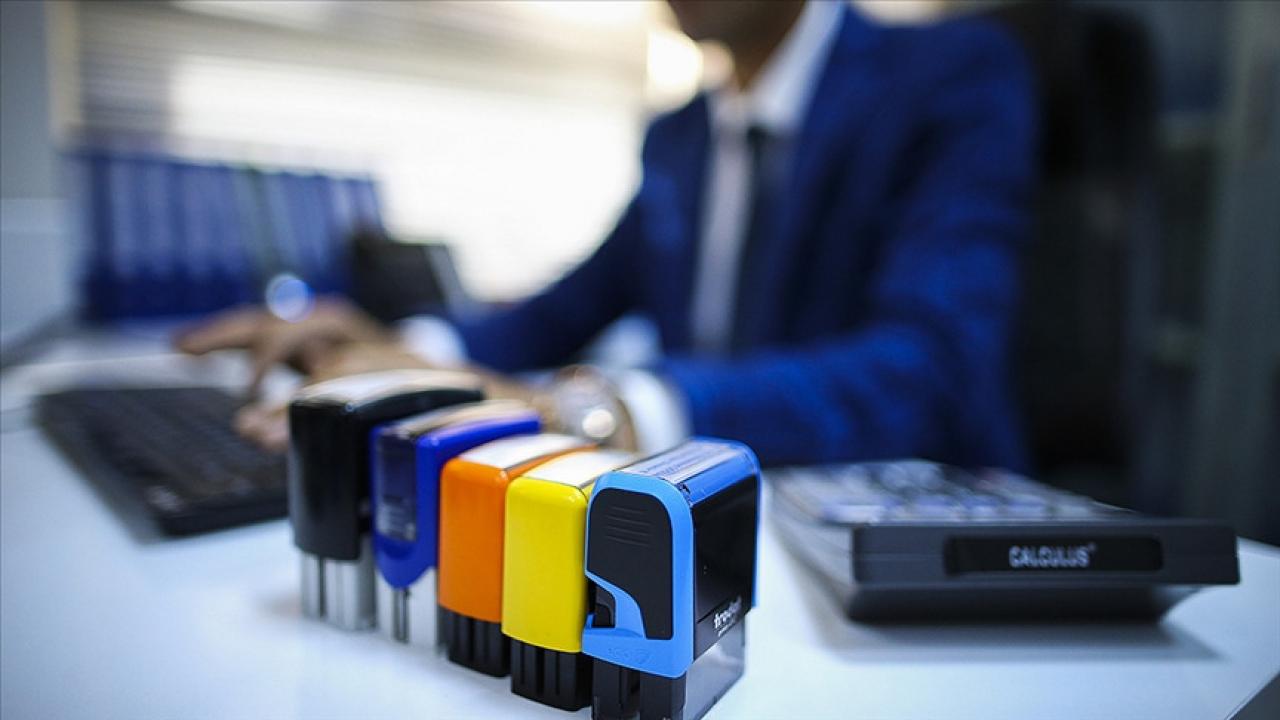 Milyonlarca kamu çalışanını ilgilendiriyor! Memurlara yeni zorunlu eğitim geliyor