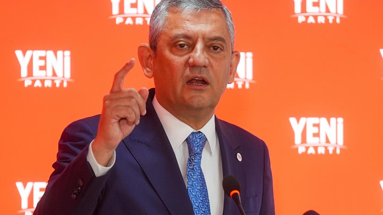 Özgür Özel'den İzmir kutlaması