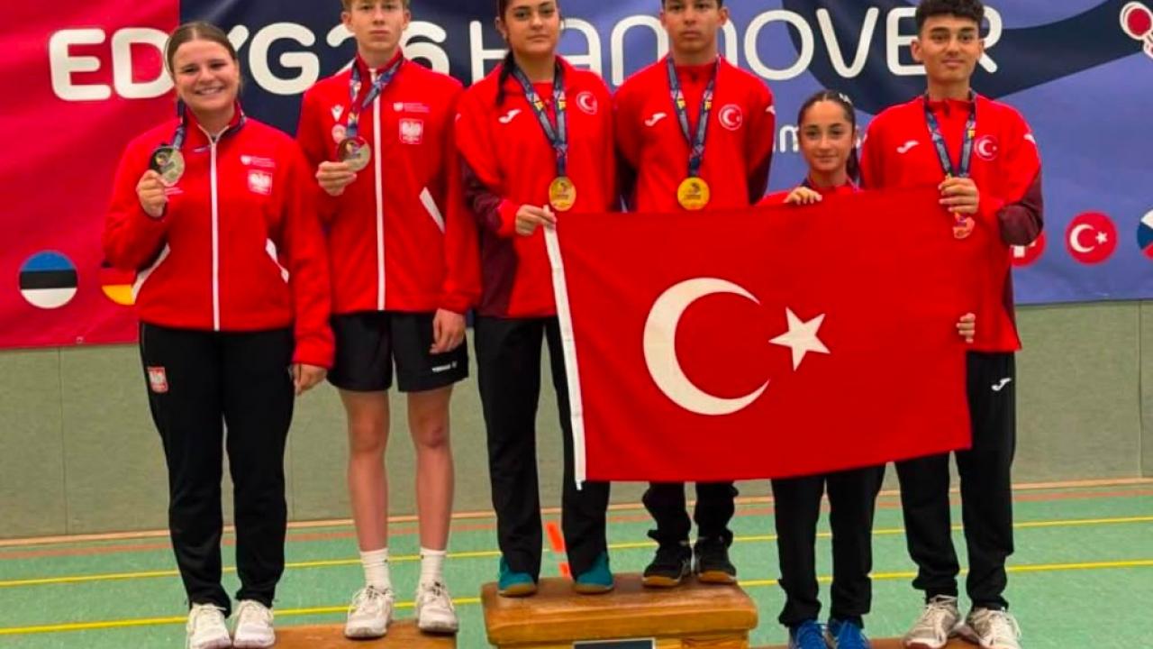 Gaziantep Büyükşehir Belediyesi'nin sporcuları Dünya arenasında ses getirdi!