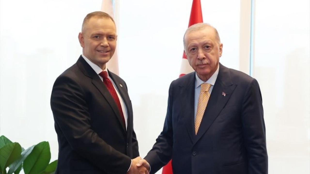 Diplomasinin keskin ucu: Erdoğan'ın silah jestine Polonya'dan tarihi karşılık!