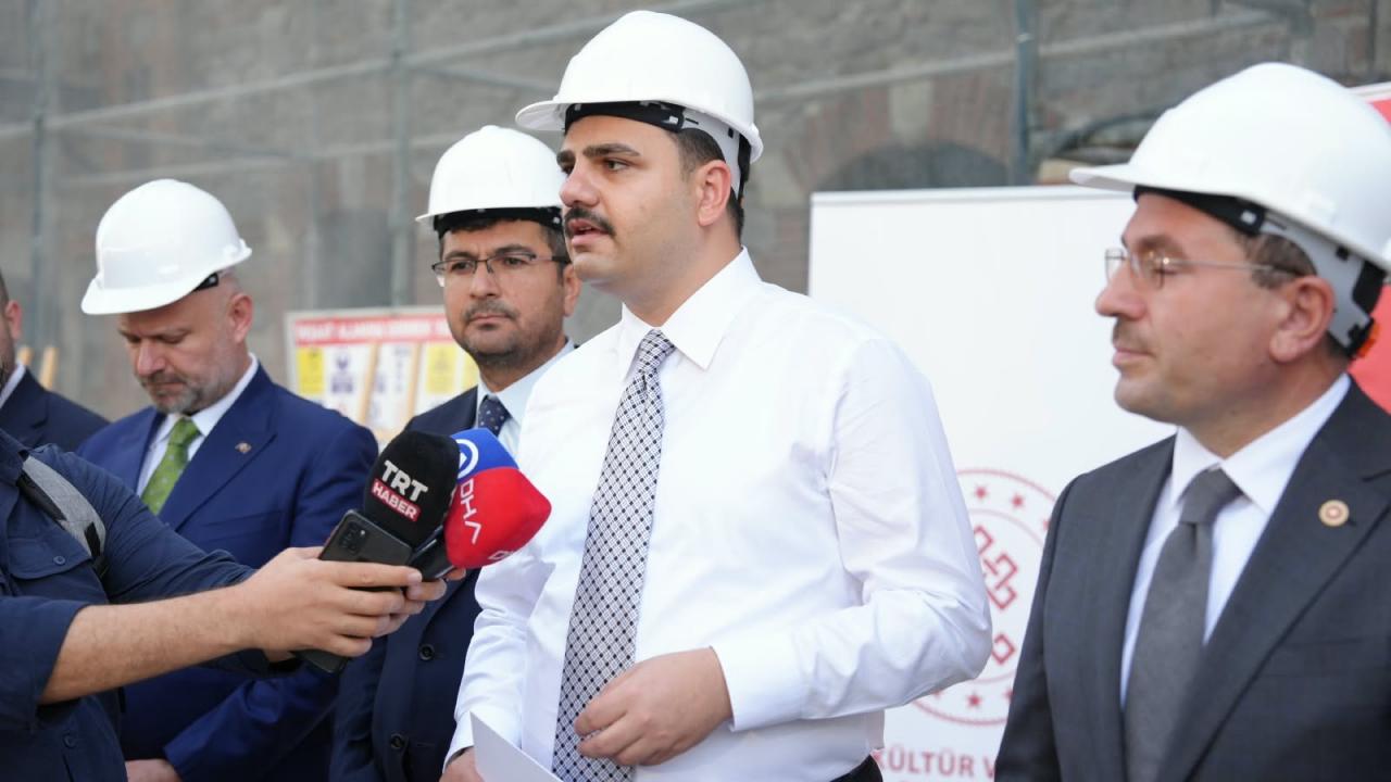AK Partili İnan: Özel'in sorumluluğu varsa bu eseri gördükten sonra özür diler