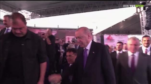 Yağlı Güreş Cumhurbaşkanlığı Kupası finalinde Erdoğan coşkusu!