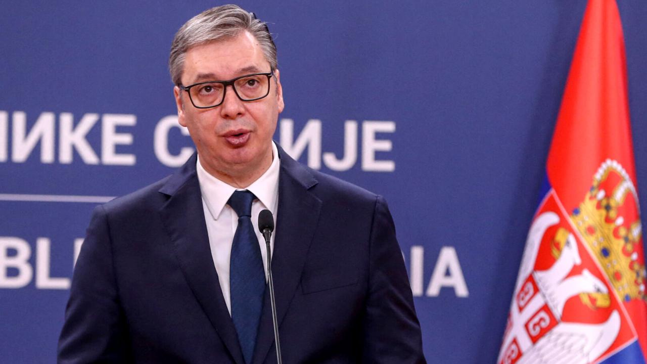 Sırbistan'da sıcak saatler: Cumhurbaşkanı Vucic istifa etti