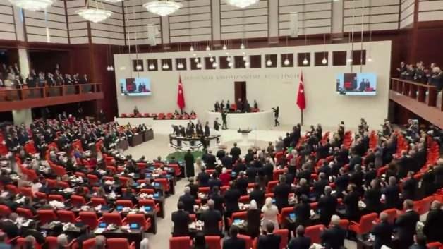 TBMM’de dikkat çeken an: Erdoğan salona girdiğinde CHP ve Yeni Partililer ayağa kalkmadı