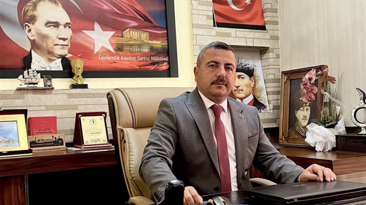 Bir belediye başkanı daha partisinden istifa etti