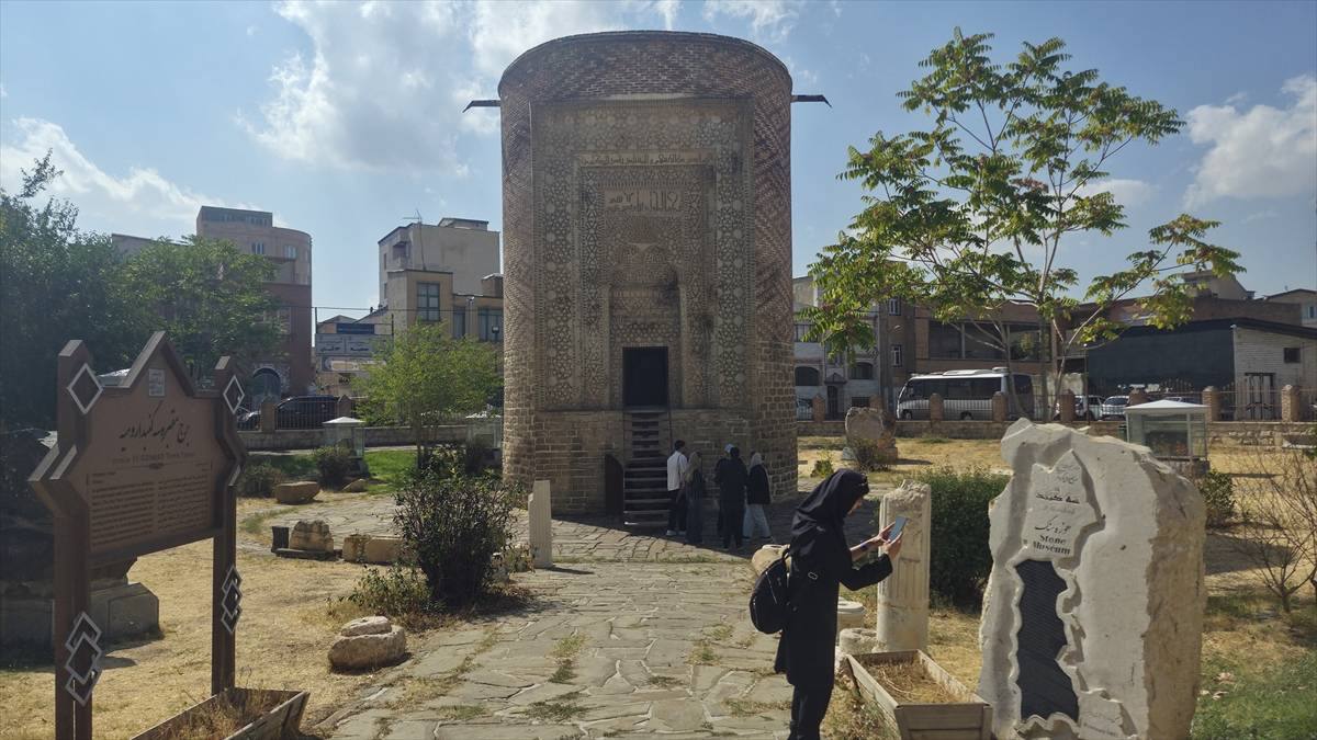 İran’daki Türk mirasının önemli eserlerinden biri: Üç Kümbet