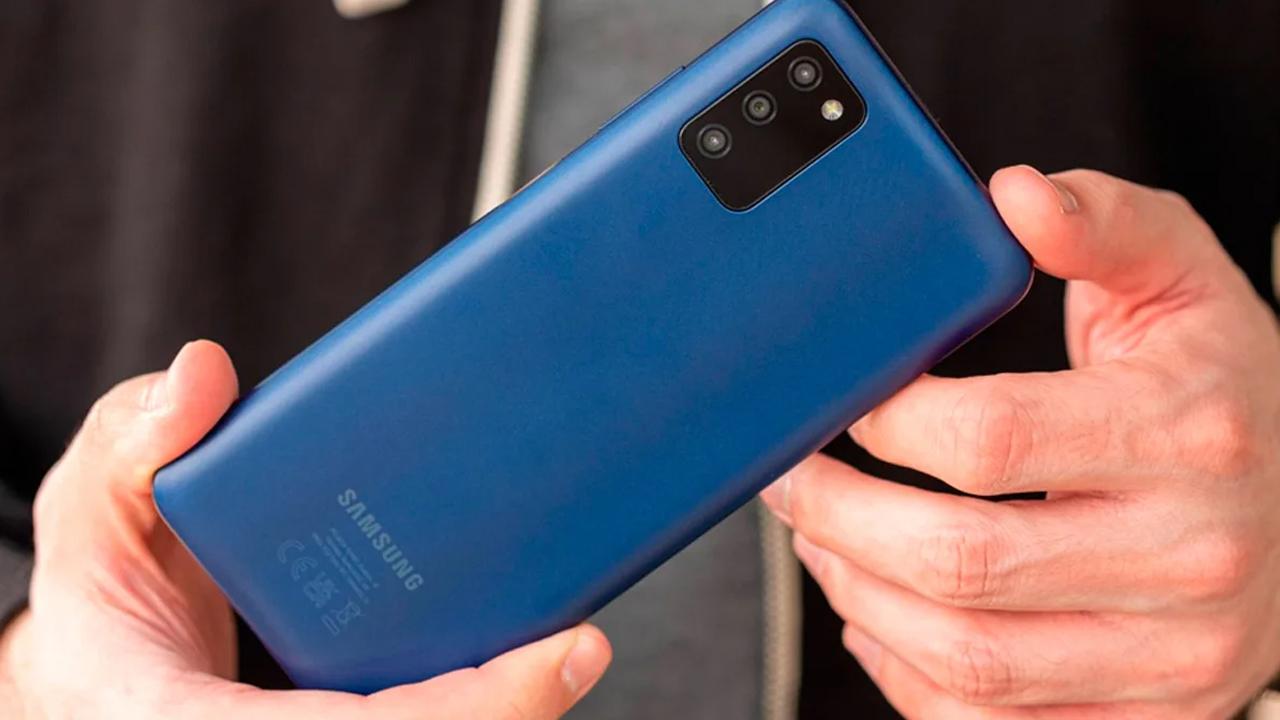 2 telefon modeli tarih oluyor: 2022'den beri vardı! Dev marka fişini çekti