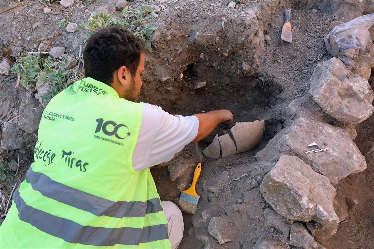 Balıkesir’de sürpriz keşif! 2 bin 600 yıl sonra bozulmadan ortaya çıkarıldı
