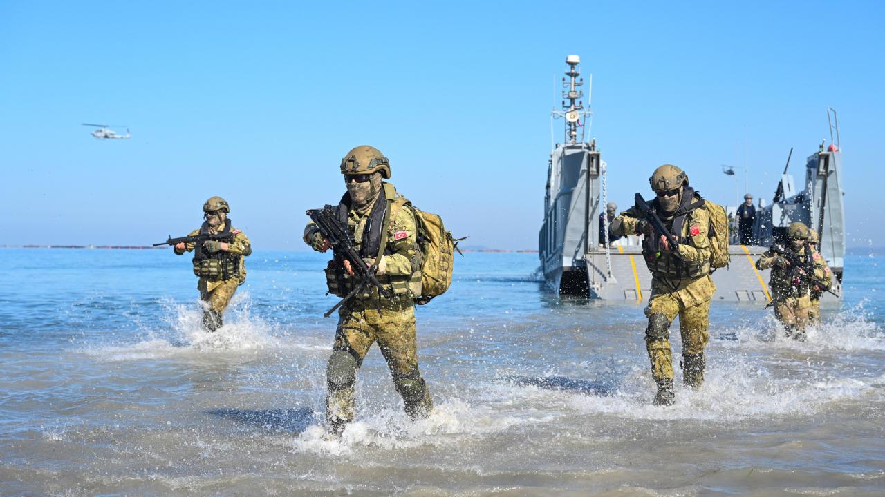 TCG Anadolu’dan Adriyatik'te gövde gösterisi!