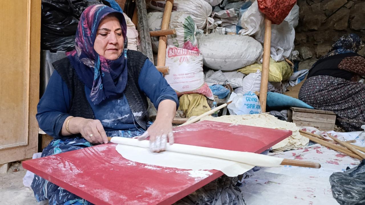 1,5 yıl boyunca bozulmuyor! Ekmek ihtiyaçlarını böyle karşılıyorlar