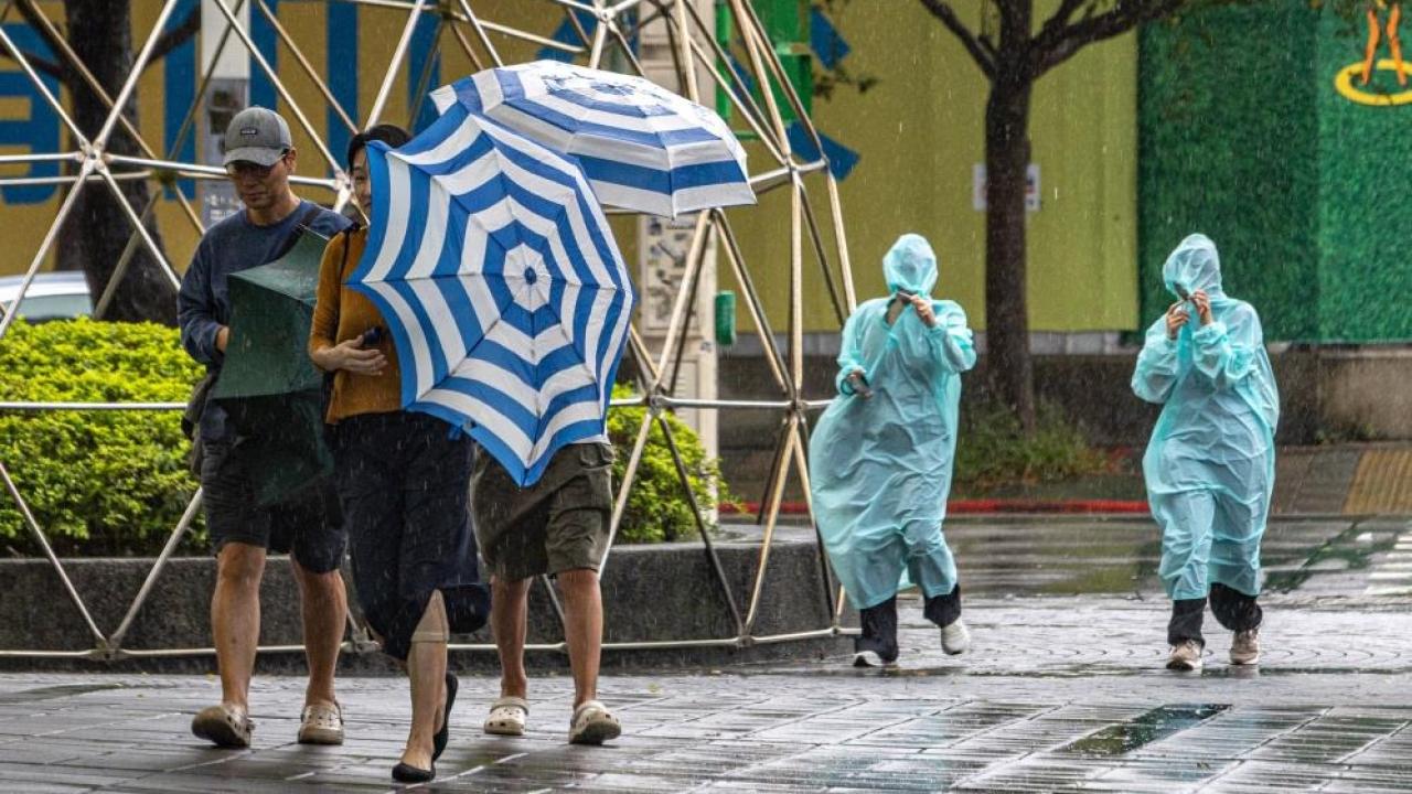 Asya'yı Champi Tayfunu vurdu: 1 ölü, 171 yaralı!