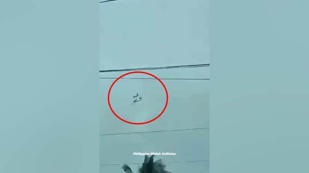 Filipinler'de 2 askeri eğitim uçağı havada çarpıştı! 4 pilot hayatını kaybetti