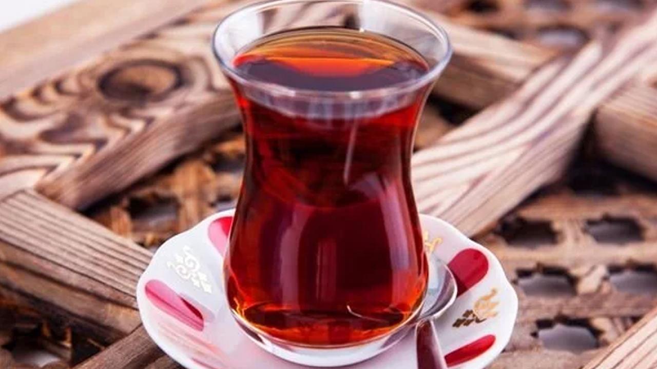 Zehir gibi yapıyor: Çayınızın lezzetini bozuyor! Bu hataya düşmeyin