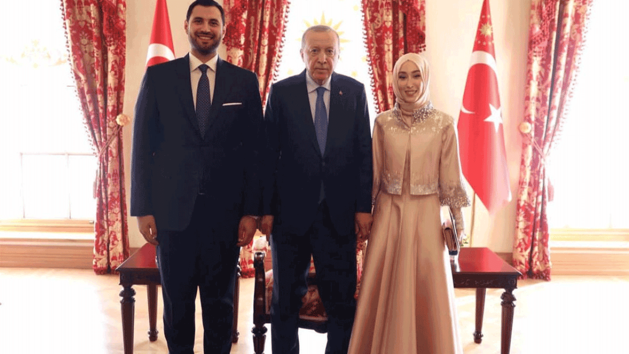En genç milletvekili AK Partili Rumeysa Kadak nişanlandı! Erdoğan'ı ziyaret etti